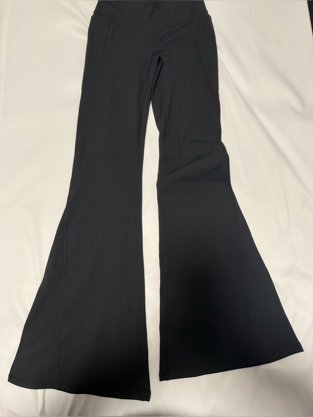 NWOT! Fabletics Pure luxe Black Flared Legging XXS